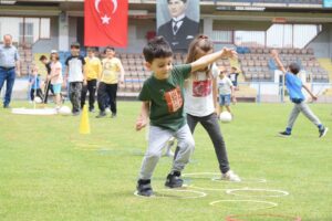 KARABÜK’TE ‘SOSYAL MEDYADAN SOSYAL MEYDANA’ PROJESİ BÜNYESİNDE DÜZENLENEN ETKİNLİKLER BÜYÜK