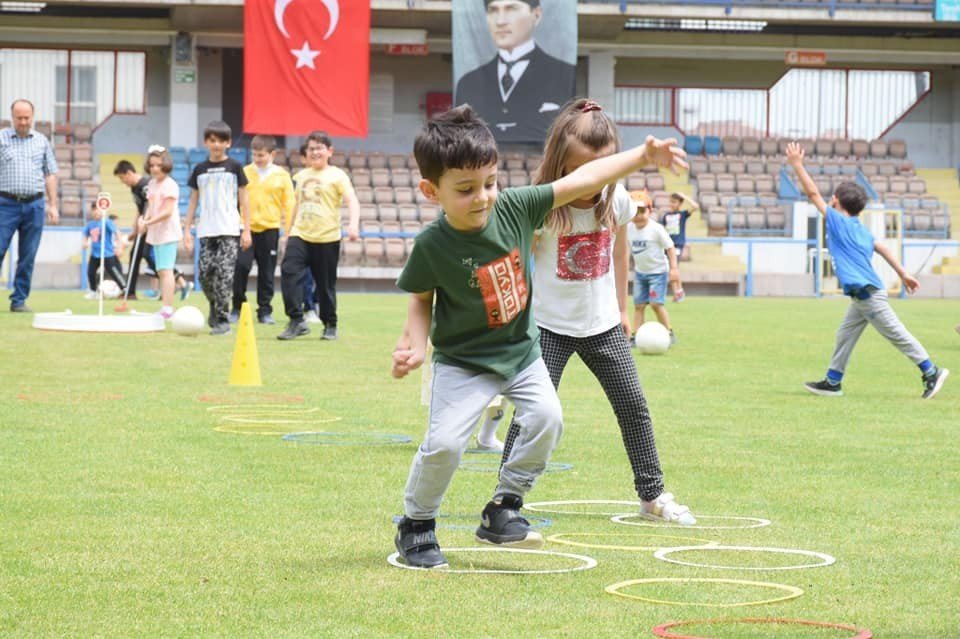 KARABÜK’TE ‘SOSYAL MEDYADAN SOSYAL MEYDANA’ PROJESİ BÜNYESİNDE DÜZENLENEN ETKİNLİKLER BÜYÜK