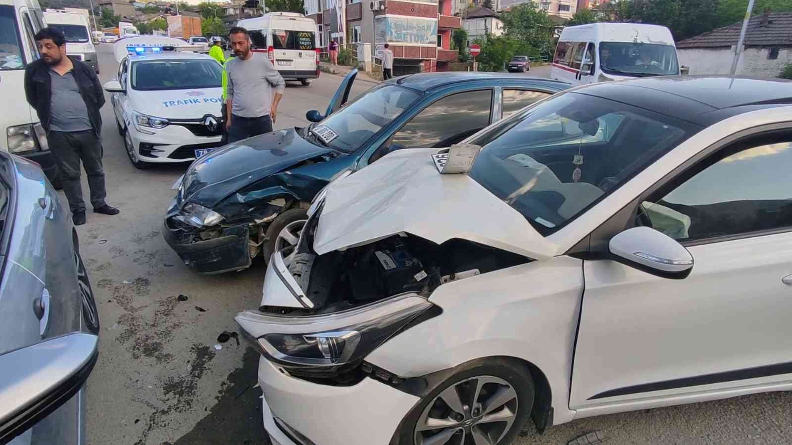 İLK KAZA, KAYABAŞI MAHALLESİ AHMET HAŞİM CADDESİNDE MEYDANA GELDİ. CEMİLE