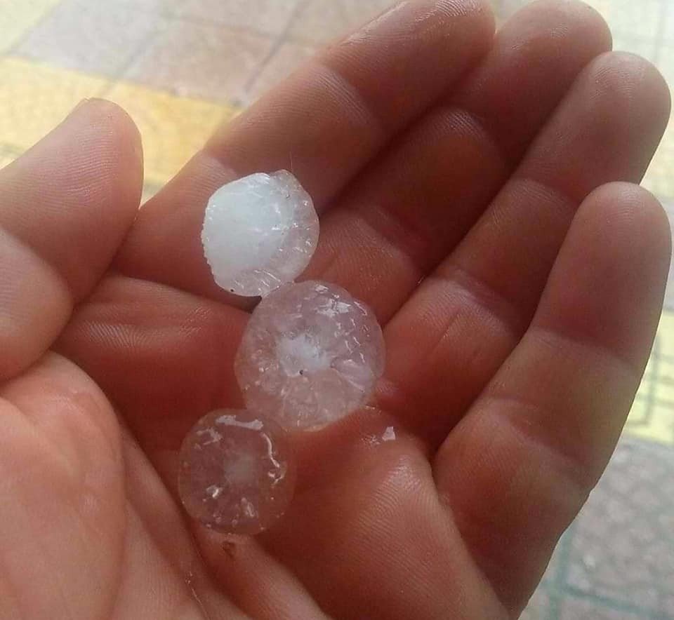 KASTAMONU’NUN ARAÇ İLÇESİNDE ANİDEN BASTIRAN SAĞANAK YAĞIŞ İLE BİRLİKTE DOLU