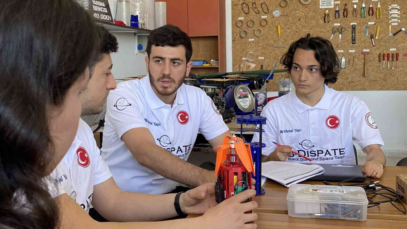 ZONGULDAK BÜLENT ECEVİT ÜNİVERSİTESİ B-DİSPATE TAKIMI GEÇEN YIL TÜRKSAT MODEL