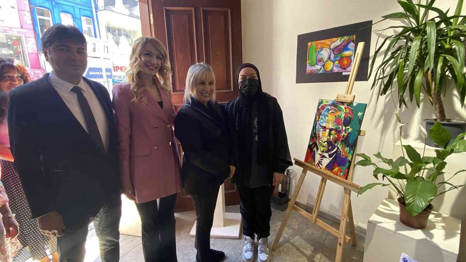 KARAMAN ÇOK PROGRAMLI ANADOLU LİSESİ ÖĞRENCİLERİNİN SULU BOYA, PASTEL, YAĞLI