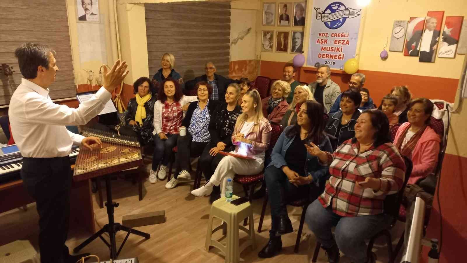 ZONGULDAK’IN EREĞLİ İLÇESİNDEKİ, AŞK-EFZA MUSIKİ DERNEĞİ TÜRK SANAT MÜZİĞİ TOPLULUĞU25