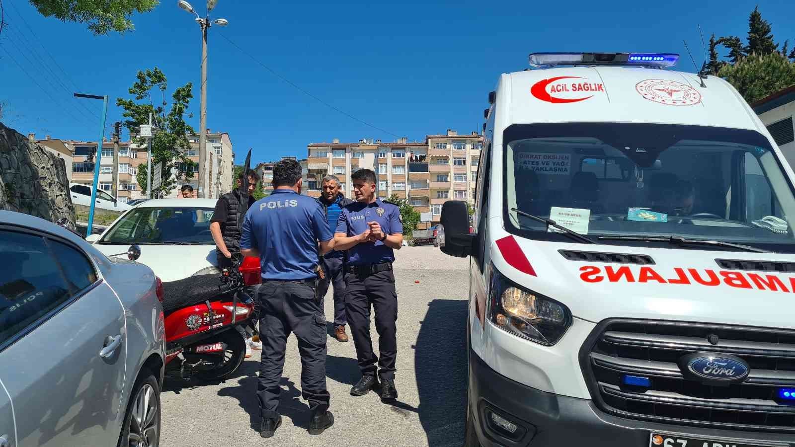 Zonguldak’ta trafik kazası: 1 yaralı ALAPLI İLEÇSİNDE MOTORSİKLET KAZASINDA BİR KİŞİ HAFİF YARALANDI(ZONGULDAK)