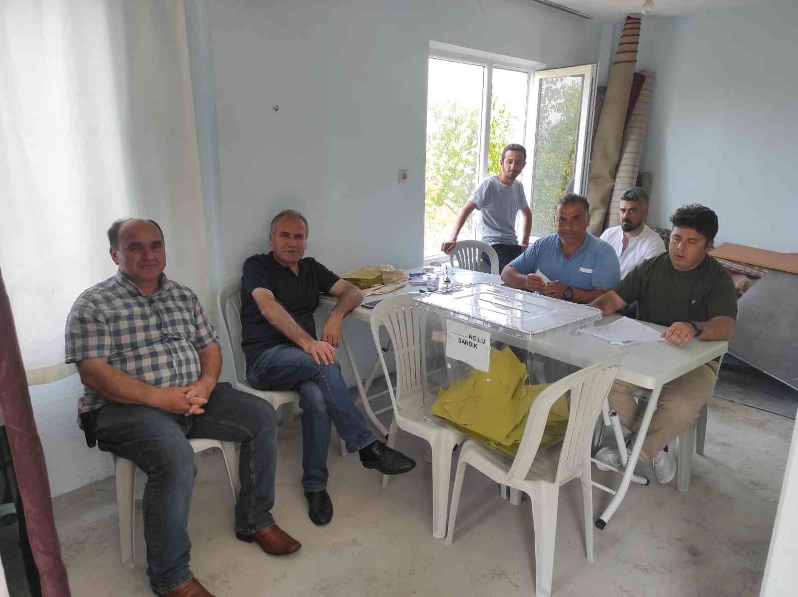 ZONGULDAK ‘IN ÇAYCUMA İLÇESİNE BAĞLI AKYAMAÇ KÖYÜ'NDE KÖY MUHTARI EKREM