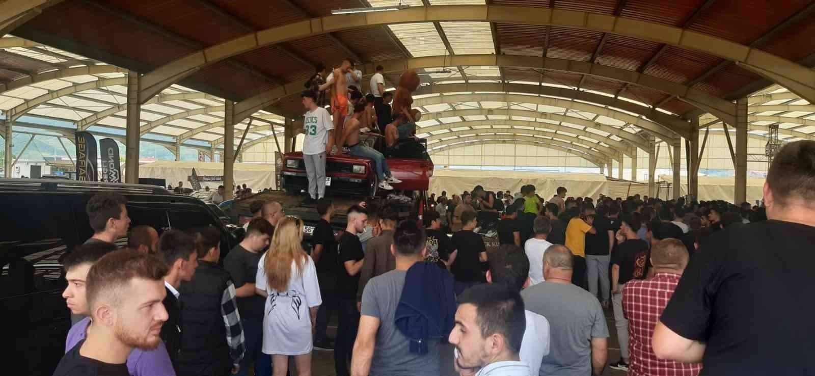 ZONGULDAK’IN ÇAYCUMA İLÇESİNDE MODİFİYELİ ARAÇ FUARI FESTİVALİ YOĞUN İLGİ GÖRDÜ.