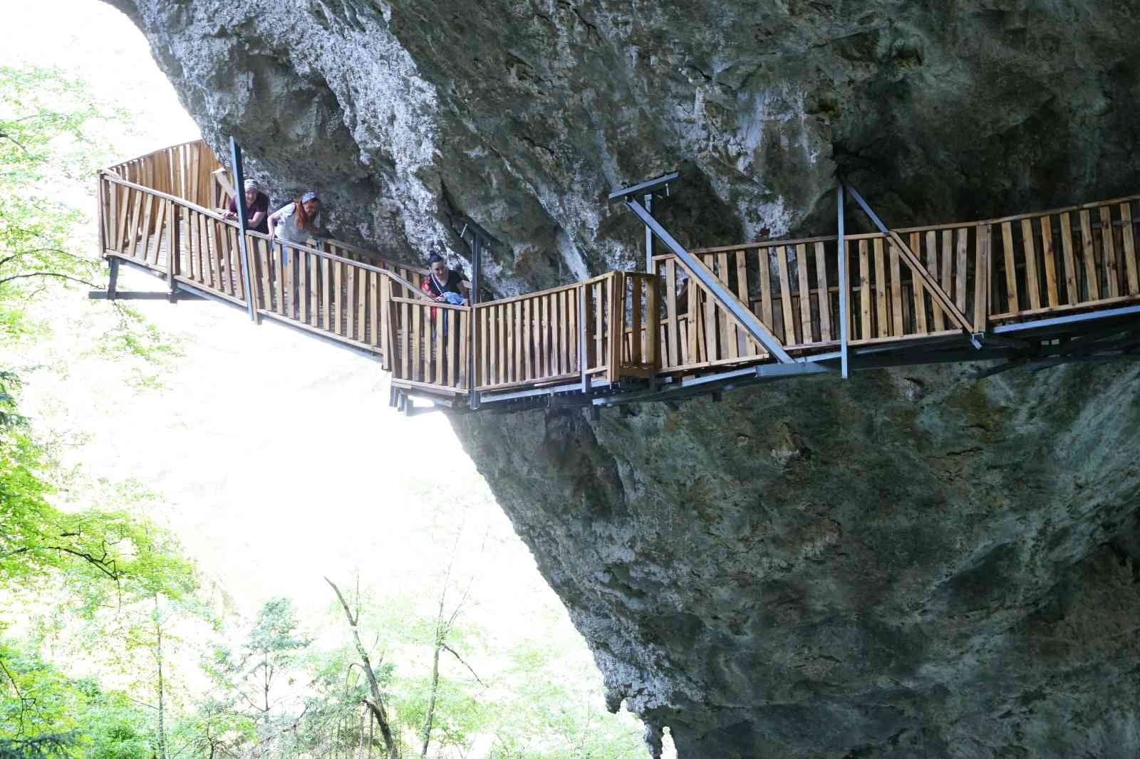 KANYONLARI İLE ÜNLÜ KASTAMONU’NUN 2 BİN 500 NÜFUSLU PINARBAŞI İLÇESİNİ