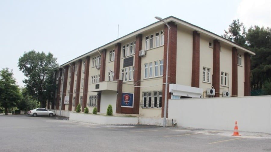 UZUN YILLARDIR KARDEMİR KARABÜKSPOR’UN KULLANIMINDA OLAN METİN TÜRKER SPOR TESİSLERİ’Nİ