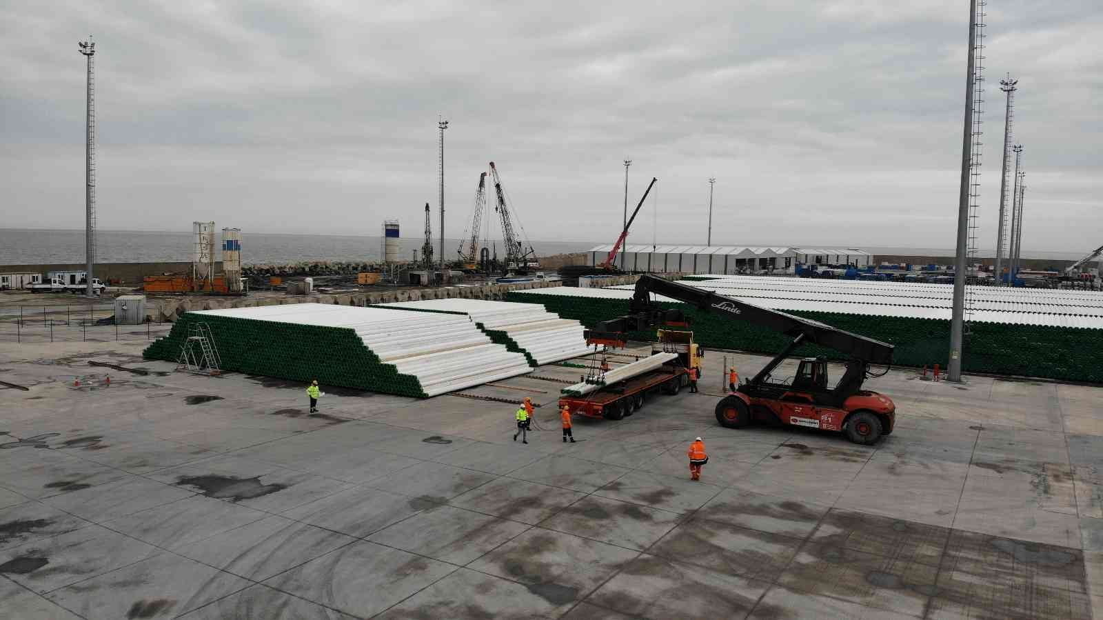 KARADENİZ'DE BULUNAN 540 MİLYAR METREKÜPLÜK DOĞALGAZIN KARAYA NAKLİ İÇİN 170