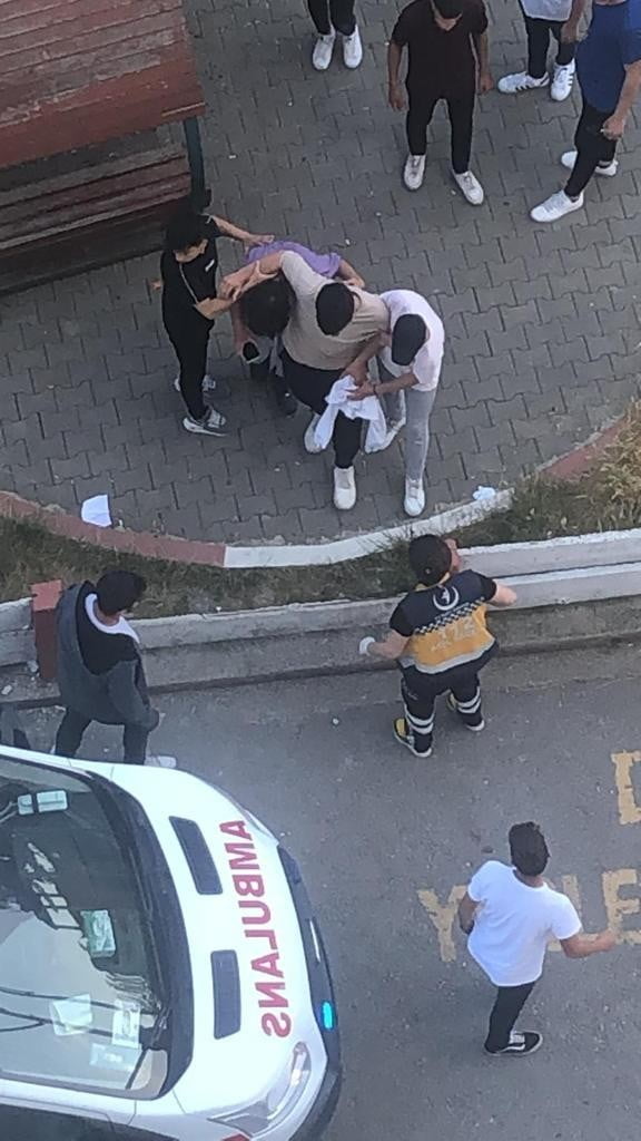 ZONGULDAK'TA SABAH SAATLERİNDE YAŞANAN KAVGADA BİR LİSE ÖĞRENCİSİ BACAĞINDAN BIÇAKLANARAK
