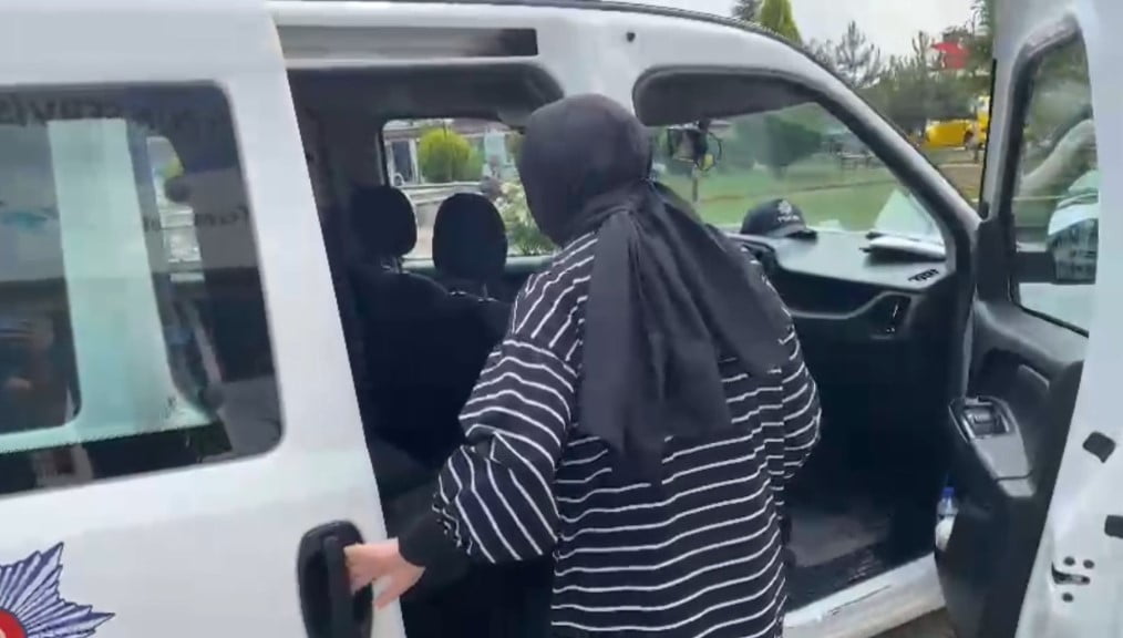 KASTAMONU’DA YÜKSEKÖĞRETİM KURUMLARI SINAVI’NA GİRMEK İÇİN OKULLARINA GİTMEYE ÇALIŞAN ÖĞRENCİLERE