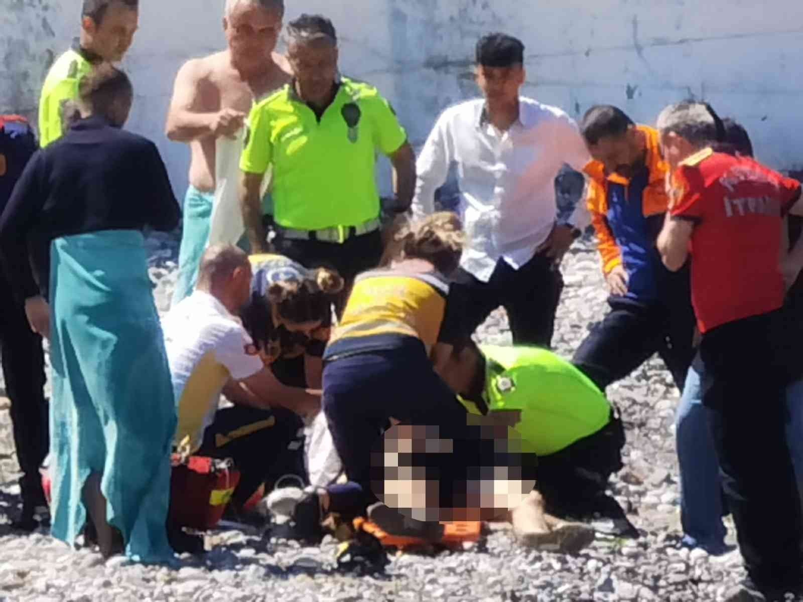 ZONGULDAK'TA 25 MAYIS'TA SERİNLEMEK İÇİN GİRDİĞİ DENİZDE BOĞULMA TEHLİKESİ GEÇİREN