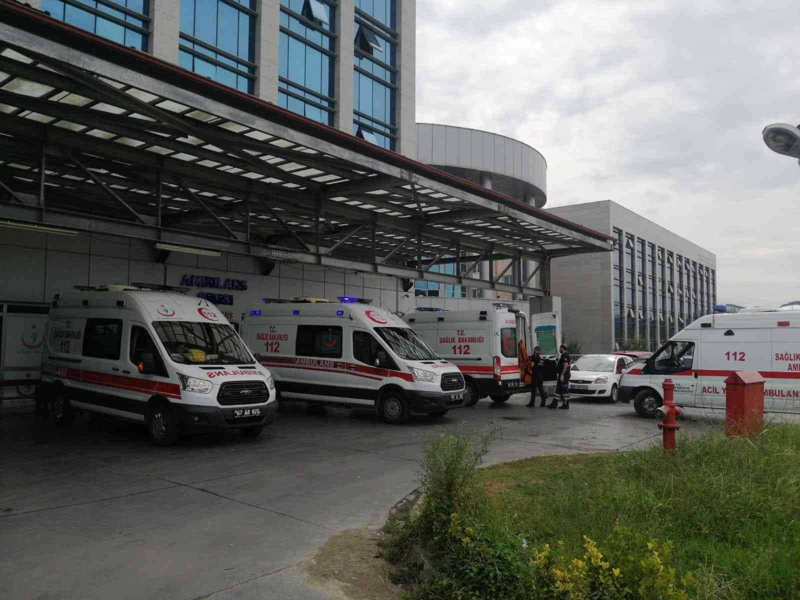 Sigara içerken balkondan düştü ZONGULDAK'IN ALAPLI İLÇESİNDEKİ SİGARA İÇMEK İÇİN ÇIKTIĞI BALKONDAN 1. KATTAN