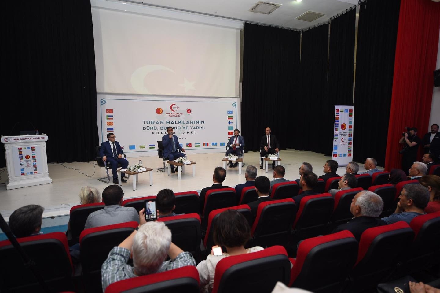 TÜRK DÜNYASI GÜNLERİ ÇERÇEVESİNDE DÜZENLENEN "TURAN HALKLARININ DÜNÜ, BUGÜNÜ VE