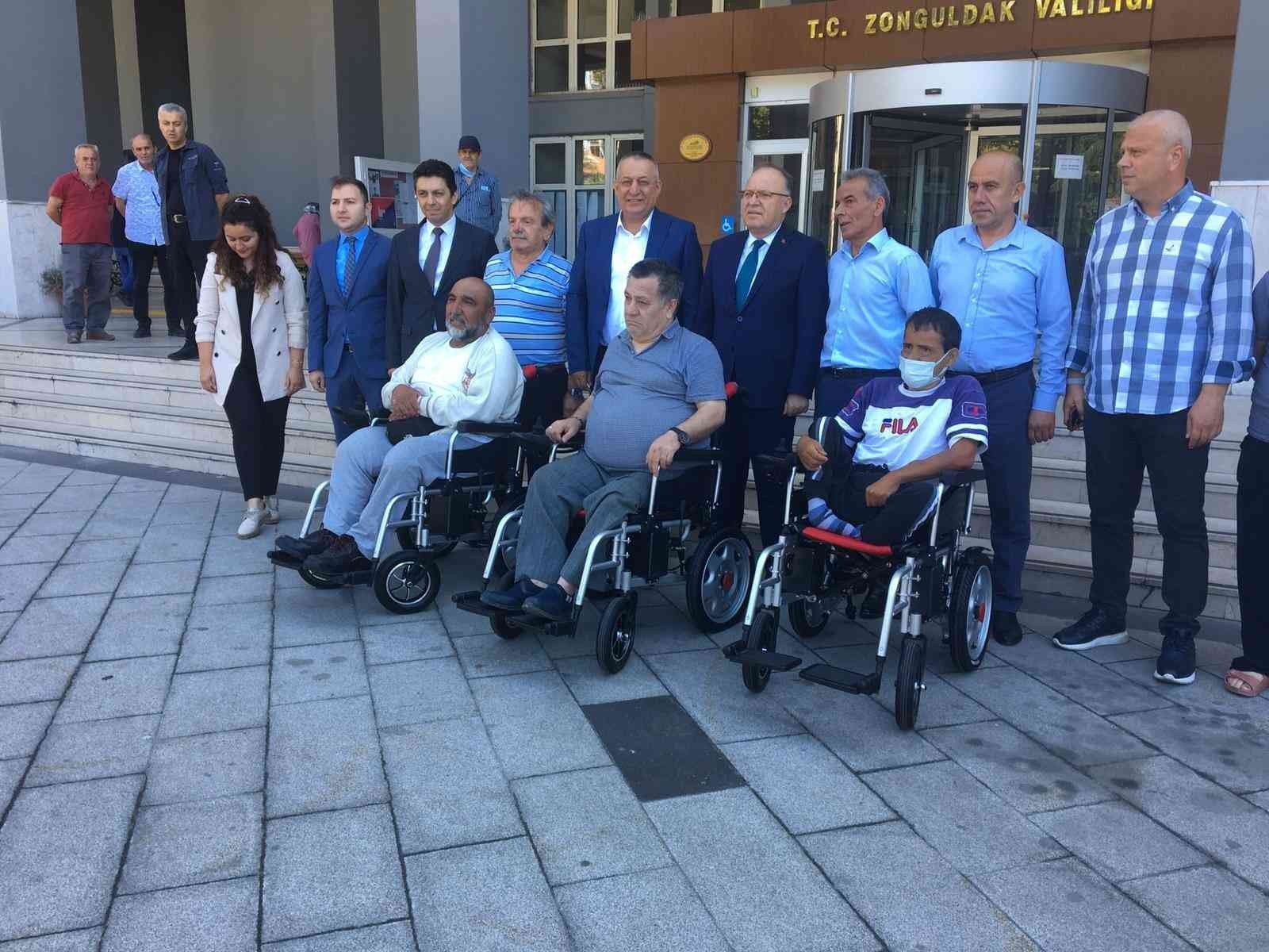 Zonguldak Kömürspor Başkanından Engelli̇ Vatandaşlara Destek TFF 2.LİG TEMSİLCİSİ ZONGULDAK KÖMÜRSPOR KULÜP BAŞKANI SABİT DANIŞ’IN SPONSOR