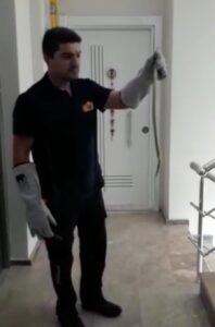 KARABÜK’TE BİR APARTMAN DAİRESİNDE ÇAMAŞIR MAKİNESİNİN YER ALDIĞI DOLABIN İÇERİSİNE