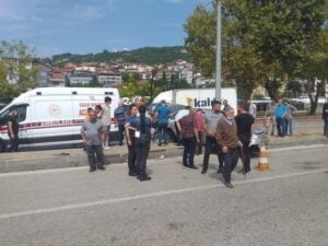 ZONGULDAK'IN DEVREK İLÇESİNDE MEYDANA GELEN TRAFİK KAZASINDA 4 KİŞİ YARALANDI