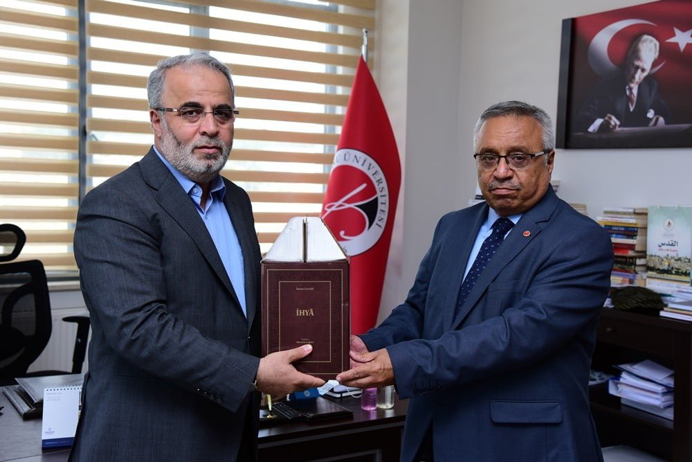Di̇yanet İşleri̇ Başkan Yardımcısı İşli̇yenden Kastamonu Üni̇versi̇tesi̇ne Zi̇yaret DİYANET İŞLERİ BAŞKAN YARDIMCISI DR. BURHAN İŞLİYEN, KASTAMONU ÜNİVERSİTESİ İLAHİYAT