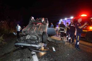 KASTAMONU'DA 4 ARACIN KARIŞTIĞI ZİNCİRLEME TRAFİK KAZASINDA 3 KİŞİ ÖLDÜ,