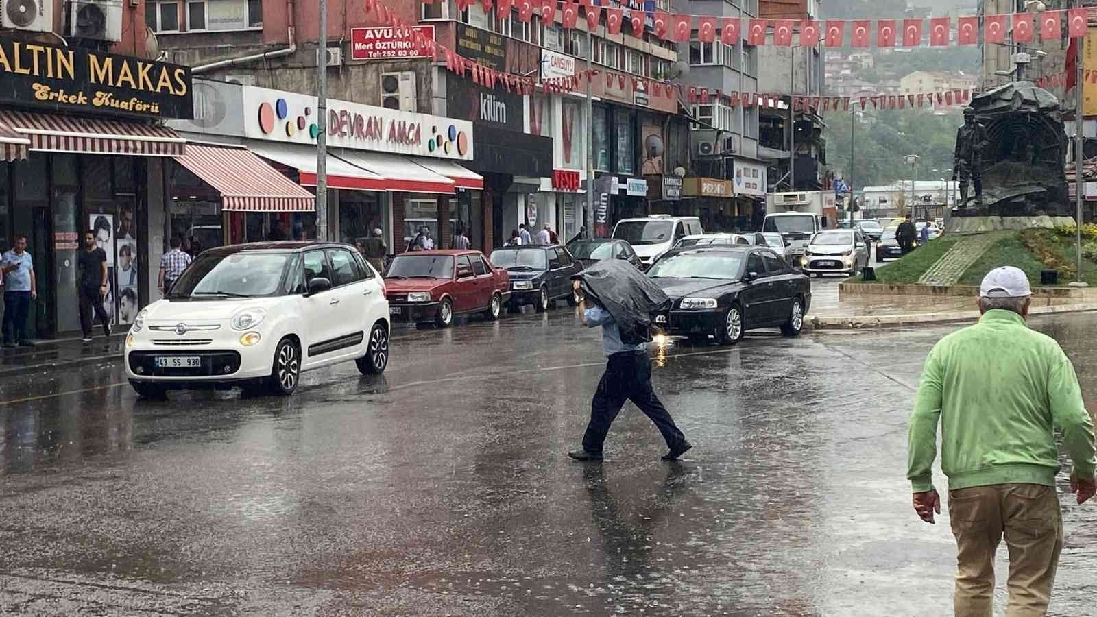 METEOROLOJİ GENEL MÜDÜRLÜĞÜ ZONGULDAK İÇİN YAĞIŞ UYARISINDA BULUNDU.