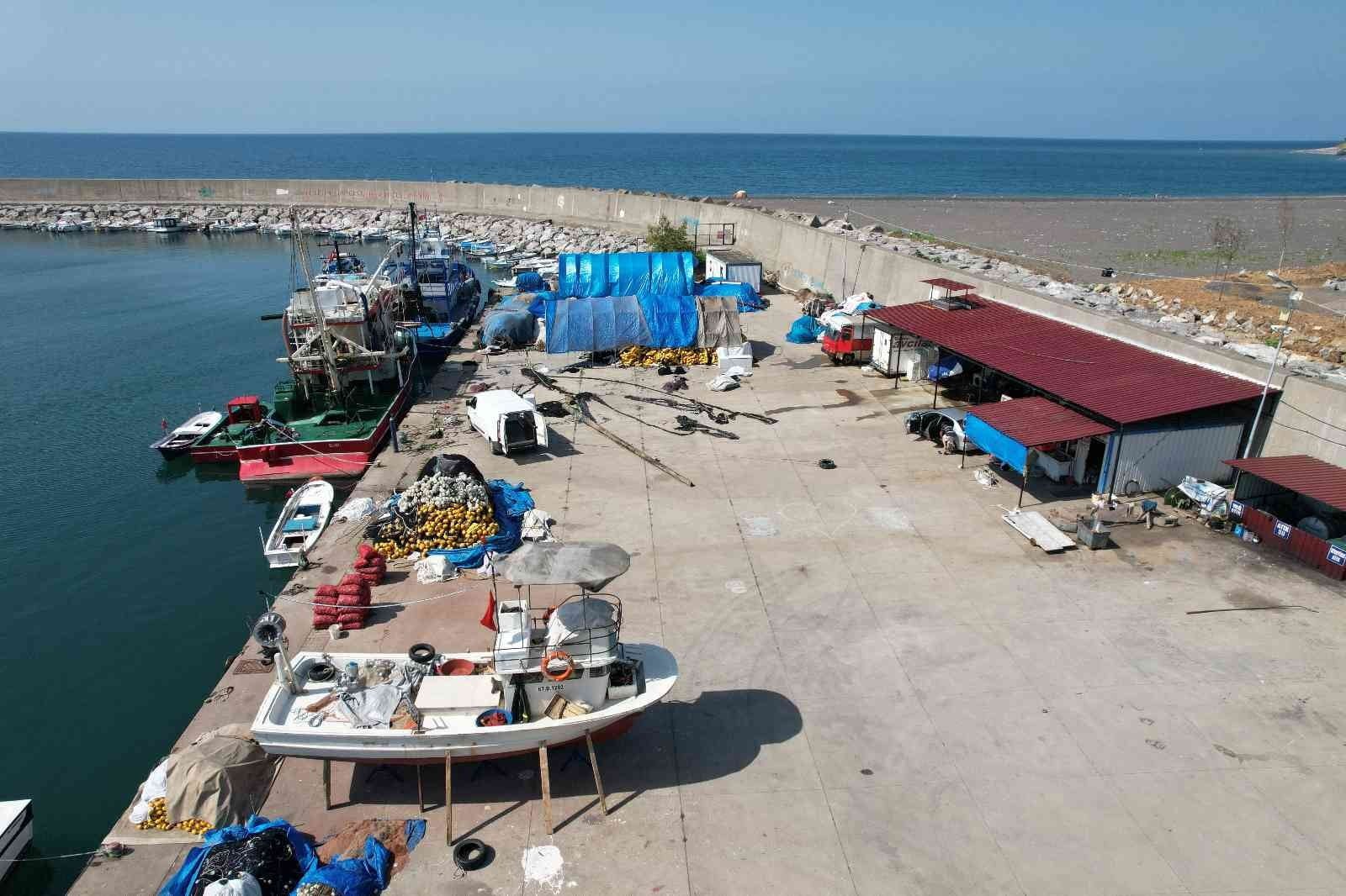 ZONGULDAK'TA EYLÜL AYINDA KALKACAK OLAN AV YASAĞINA HAZIRLANAN BALIKÇILAR, PALAMUTTAN