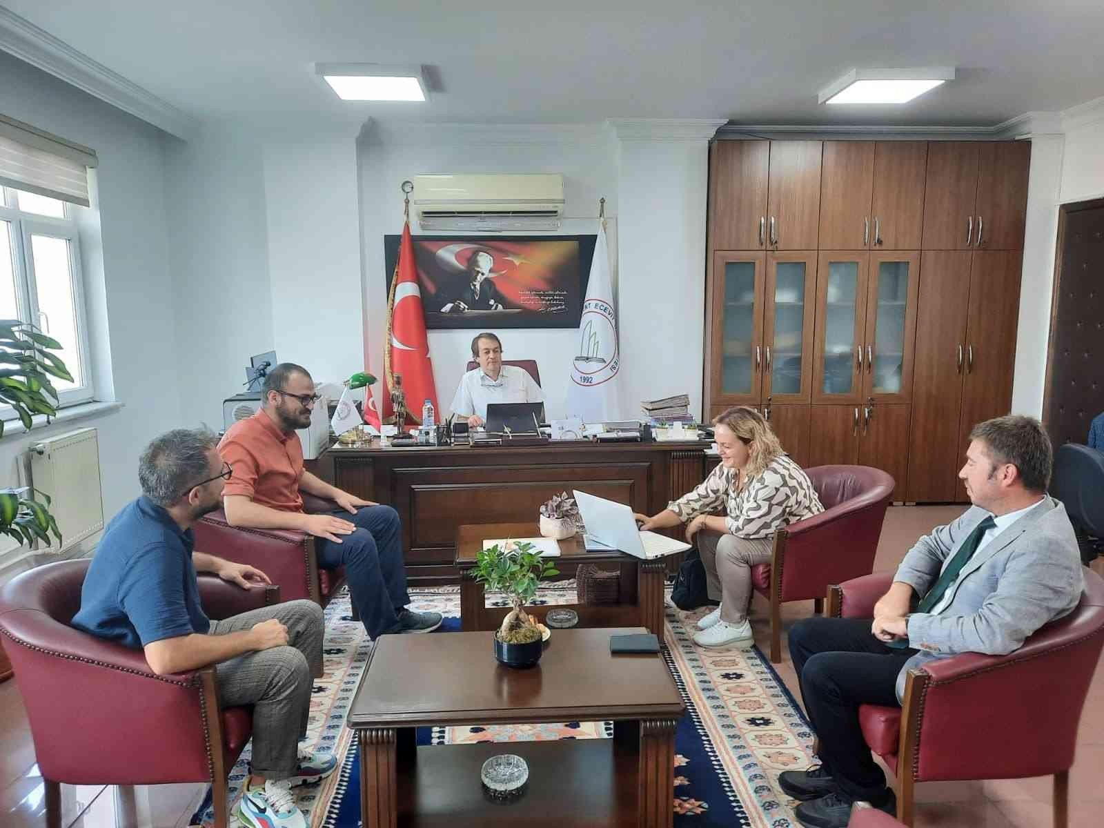 Zbeüde Öğrenci̇leri̇n Okula Uyum Süreci̇ Görüşüldü ZONGULDAK BÜLENT ECEVİT ÜNİVERSİTESİ REKTÖR YARDIMCISI PROF. DR. ŞENOL HAKAN