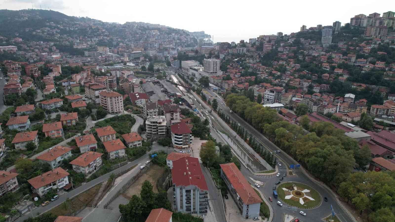 Açılışını Cumhurbaşkanı Erdoğanın Yaptığı Tünel Ve Yolu 8 Ayda 2,3 Mi̇lyon Araç Kullandı TEOMAN DURALI TÜNELLERİYLE BİRLİKTE KİLİMLİ İLÇESİNE OLAN MESAFE 5 DAKİKAYA