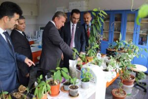 ZONGULDAK’IN ÇAYCUMA İLÇESİNDE İLÇE KAYMAKAMI MEHMET GÖZE, YENİ EĞİTİM VE