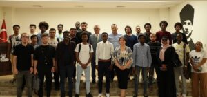 KARABÜK ÜNİVERSİTESİ SEZER GÜLEÇ SANAT ATÖLYESİNDE SANDALYE FABRİKASI GENEL BAŞKANI