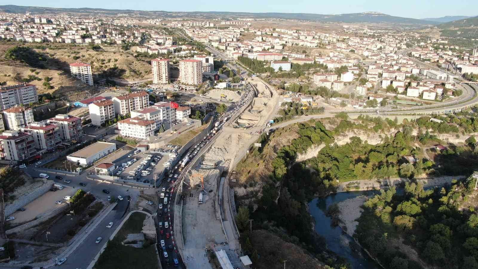 KARABÜK’TE KESİNTİSİZ TRAFİĞİN SAĞLANMASI AMACIYLA YAPILMAYA BAŞLANAN BALIKLARKAYASI KASTAMONU BATTI
