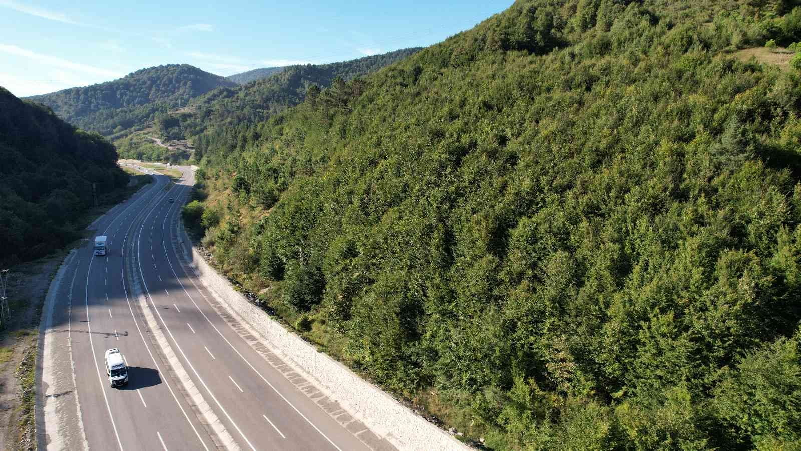 ZONGULDAK ORMANLARI SONBAHARIN GELİŞİNİ KARŞILIYOR. SONBAHARIN GELİŞİYLE BİRLİKTE TABLOLUK GÖRÜNTÜLER
