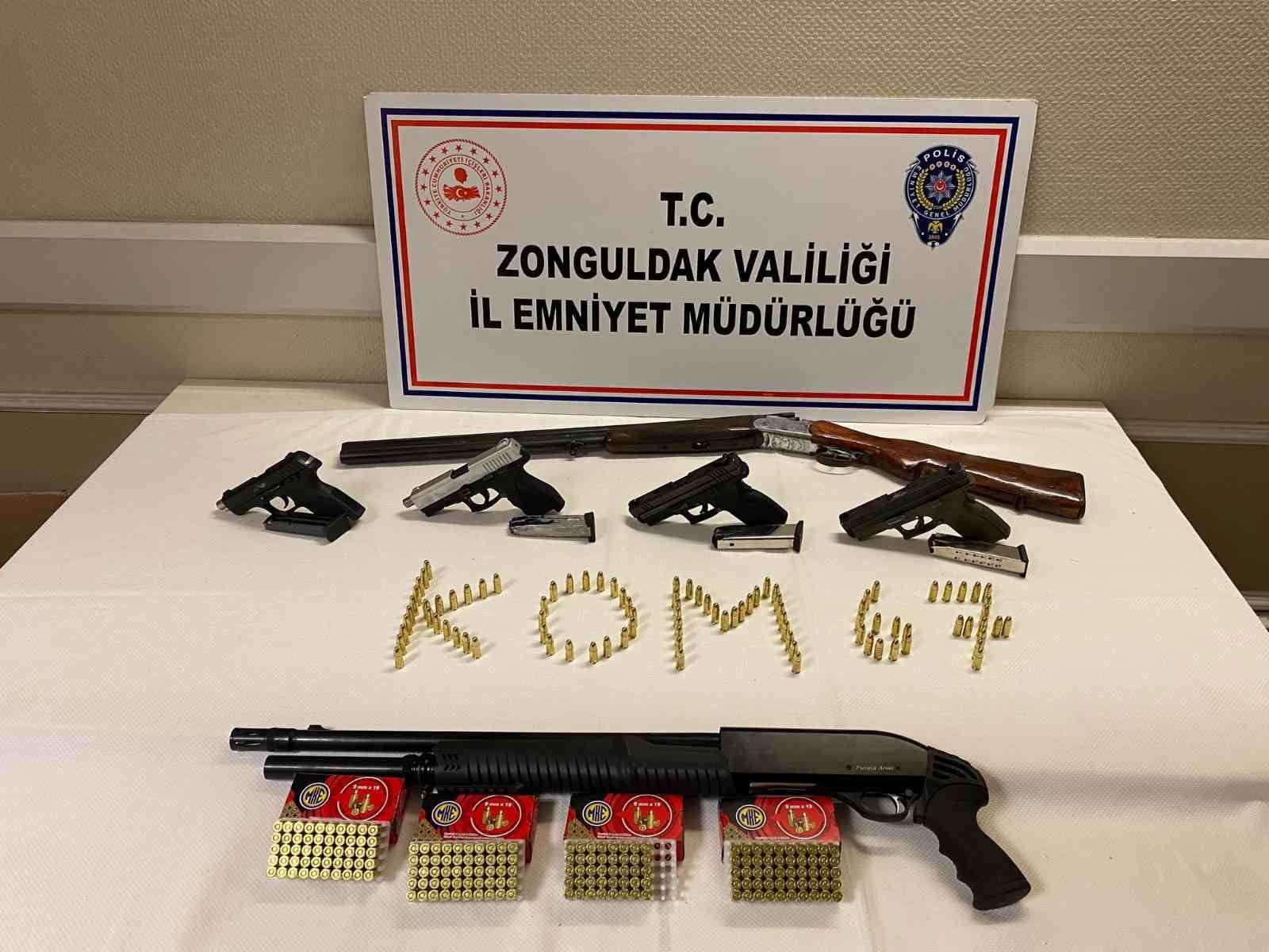 Zonguldaktaki̇ Müsi̇laj-2 Operasyonunda 2 Gözaltı ZONGULDAK’TA MÜSİLAJ-2 OPERASYONUNDA İKİ ŞÜPHELİ GÖZALTINA ALINDI.
