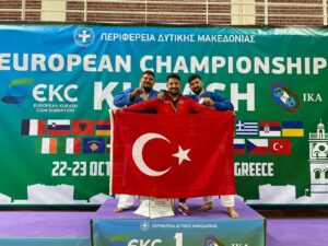 YUNANİSTAN'DA DÜZENLENEN AVRUPA KURASH ŞAMPİYONASI'NDAN 2 İKİNCİLİK MADALYASI İLE DÖNENEN
