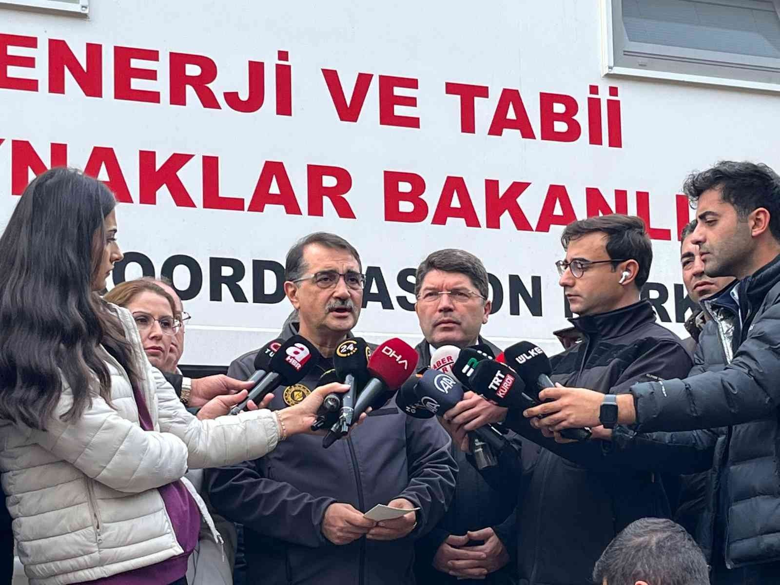 ENERJİ VE TABİİ KAYNAKLAR BAKANI FATİH DÖNMEZ, AMASRA'DAKİ MOBİL KOORDİNASYON
