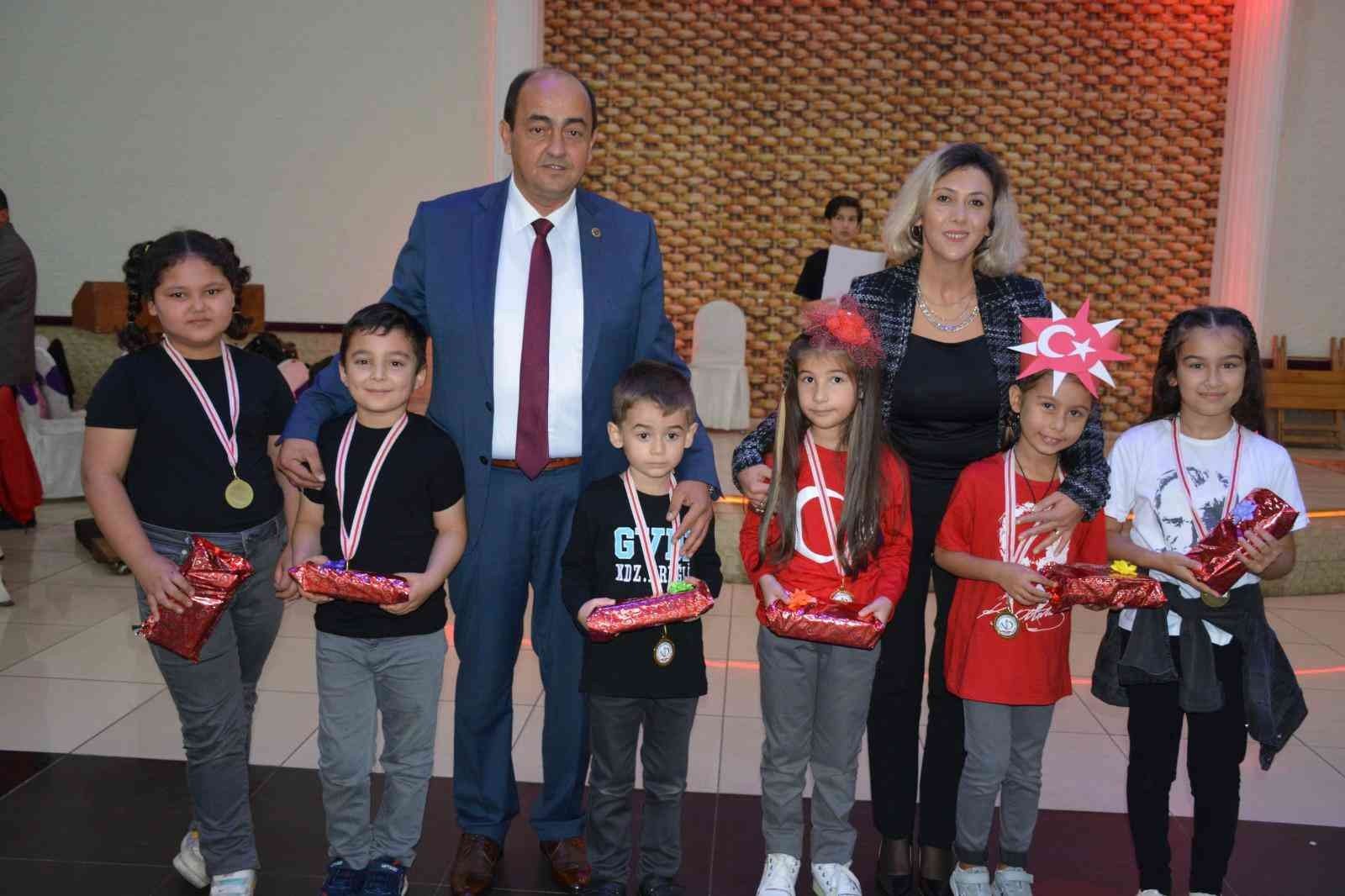 Başkan Demi̇rtaş, Cumhuri̇yet Bayramını Kutladı ZONGULDAK’IN EREĞLİ İLÇESİNE BAĞLI GÜLÜÇ BELEDİYE BAŞKANI GÖKHAN M. DEMİRTAŞ