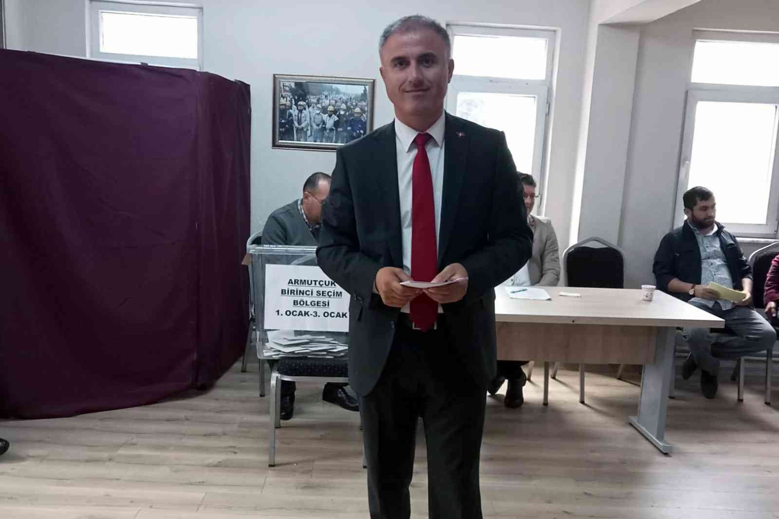 Gmi̇s Armutçuk Delege Seçi̇mleri̇ni̇ İsa Mutlu Eki̇bi̇ Kazandı GENEL MADEN İŞÇİLERİ SENDİKASI’NIN 12. OLAĞAN GENEL KURULU ÖNCESİNDE ARMUTÇUK