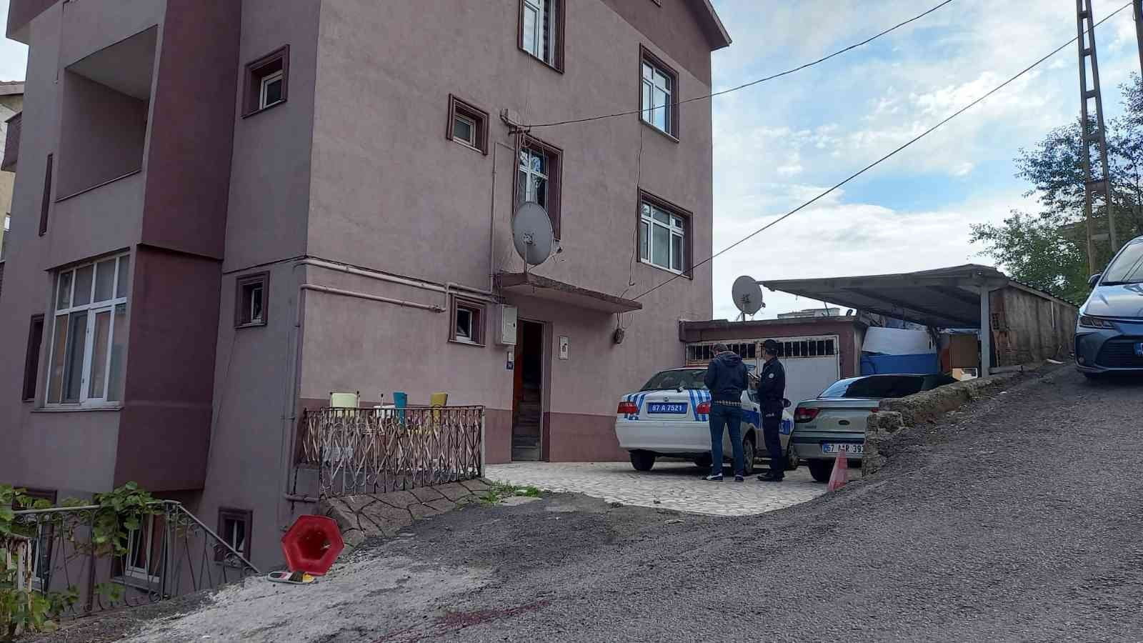 ZONGULDAK’IN EREĞLİ İLÇESİNDE İKİ KOMŞU ARASINDA BAŞLAYAN TARTIŞMA BALTALI KAVGAYA