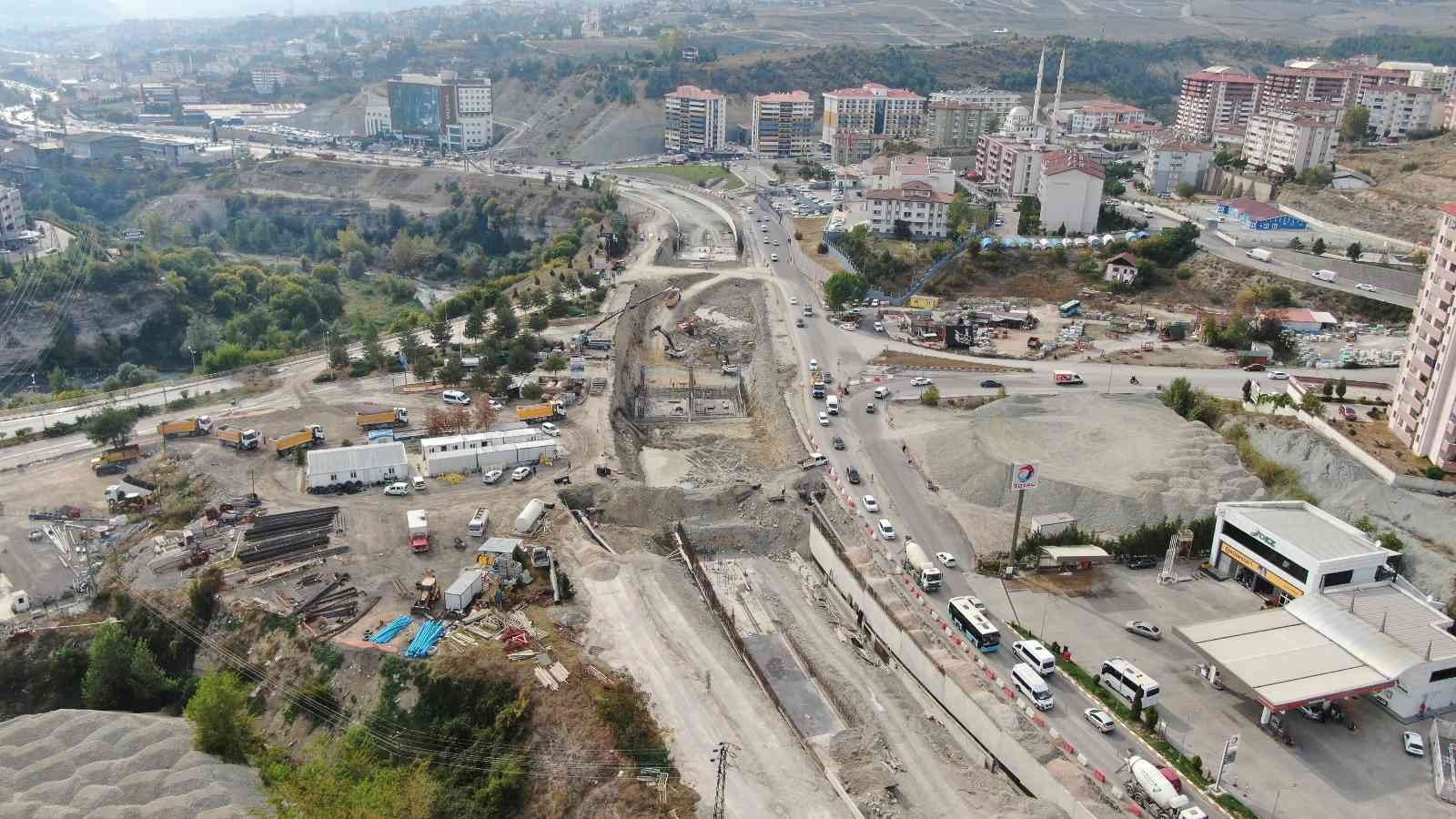 KARABÜK’TE KESİNTİSİZ TRAFİĞİN SAĞLANMASI AMACIYLA YAPIMINA BAŞLANAN BALIKLARKAYASI BATTI ÇIKTI