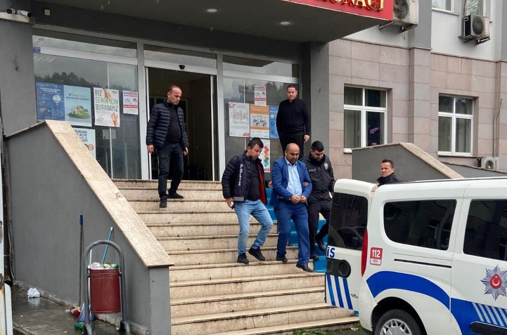 Karabük’ün Yenice ilçesinde kendisini şehit yakını olarak gösterip, kamu görevlilerinin