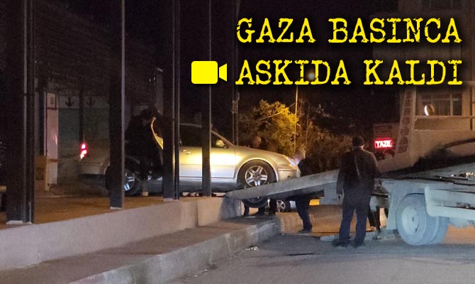 Karabük Şirinevler Mahallesi’nde bir sürücü manevra yaptığı sırada gaza basınca