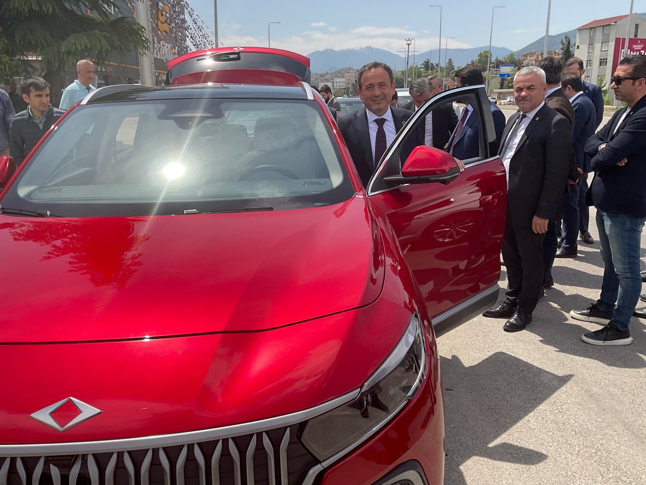 Türkiye’nin ilk yerli ve milli otomobili Togg Karabük’e geldi. AK
