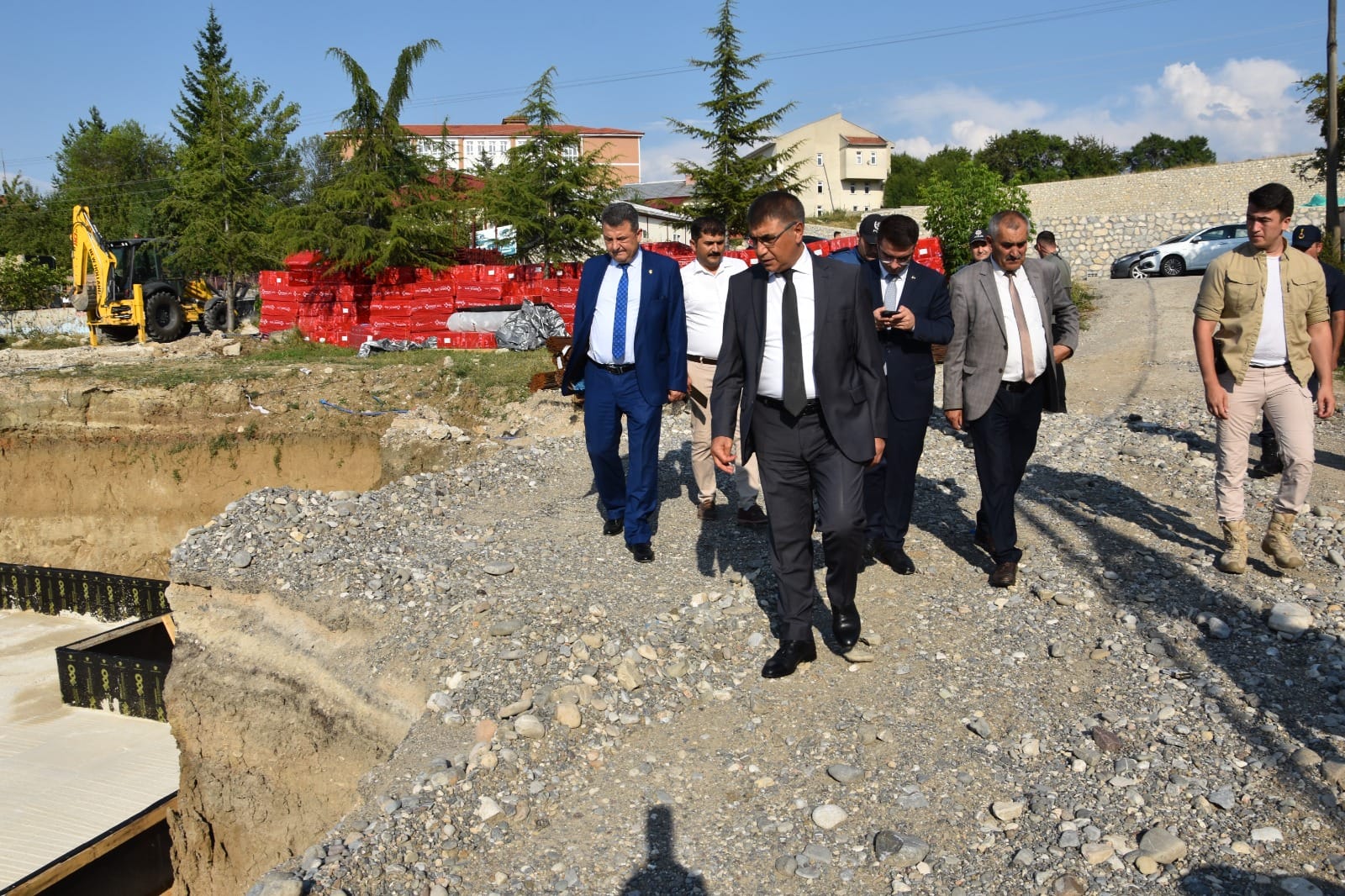 Karabük Valisi Fuat Gürel, Ovacık ilçesinde incelemelerde bulundu. Vali Fuat