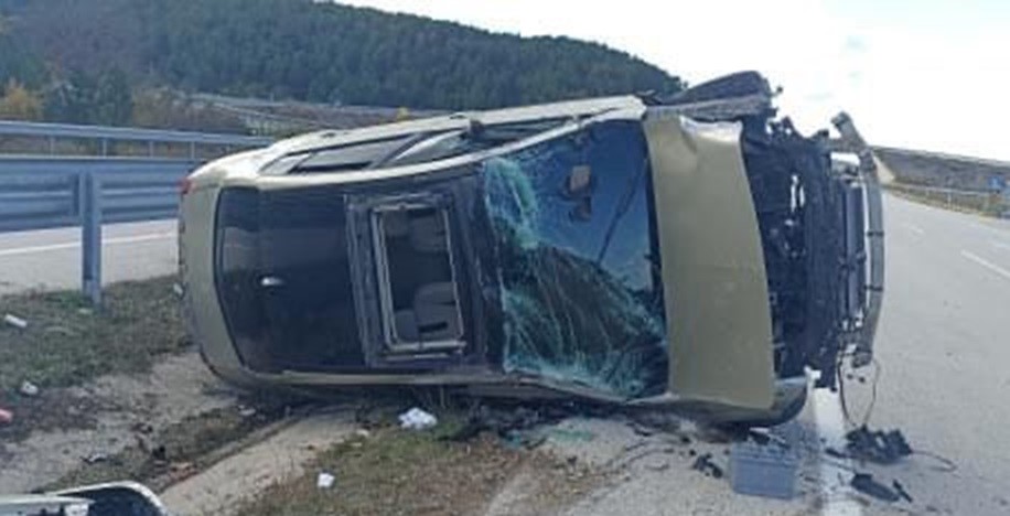 Kastamonu’nun Araç ilçesinde kontrolden çıkarak takla atan otomobilin sürücüsü yaralandı.