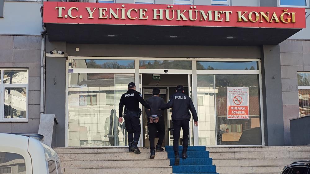 Karabük’te polis ekiplerince düzenlenen operasyonlarda uyuşturucu madde ile yakalanan 4