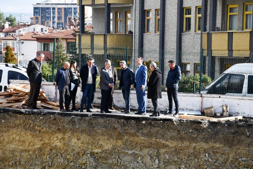 Karabük İl Milli Eğitim Müdürü Nevzat Akbaş, inşaatı devam eden Safranbolu