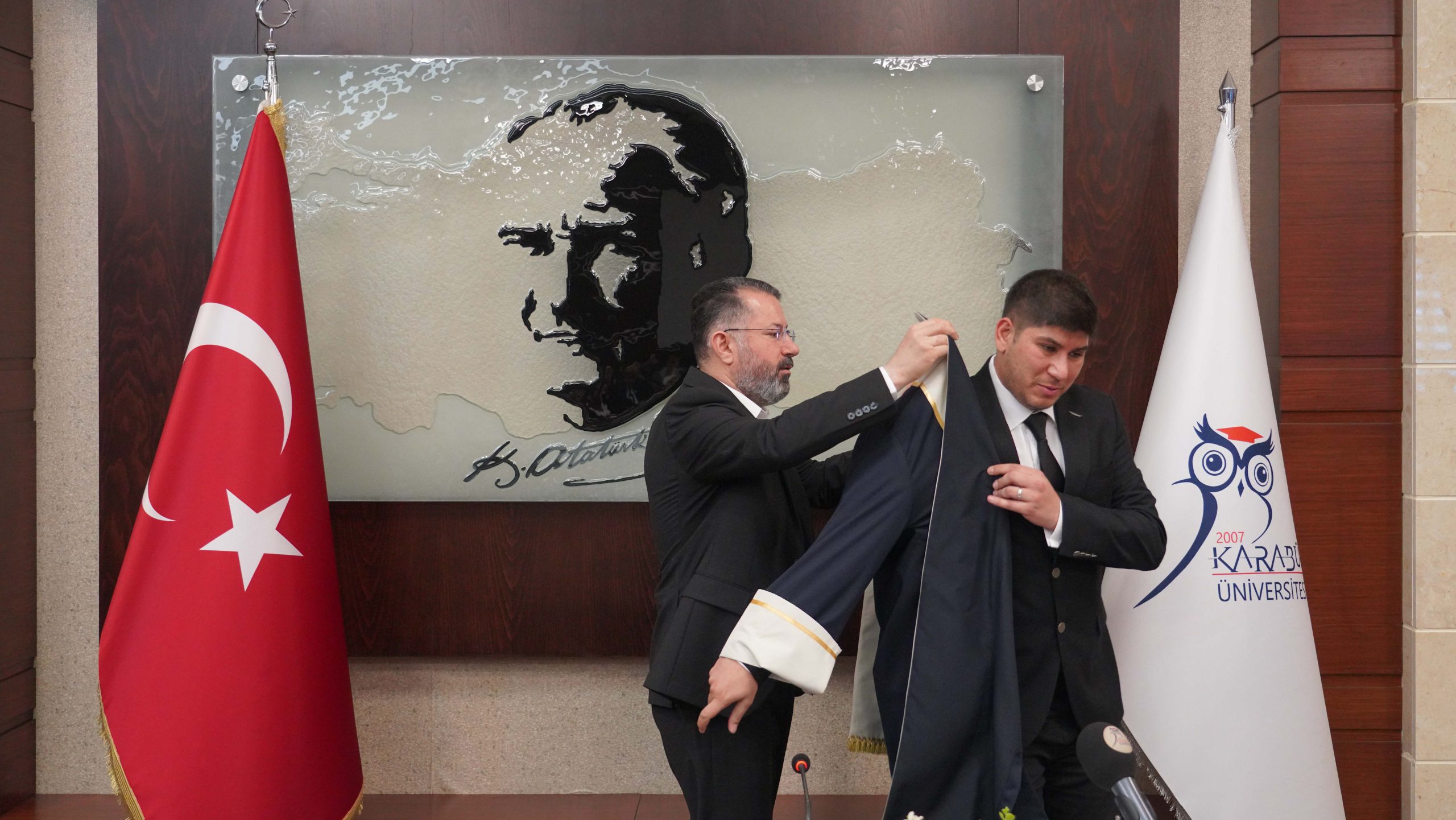 Karabük Üniversitesinde görevde yükselerek Profesörlük, Doçentlik ve Dr. Öğretim Üyesi