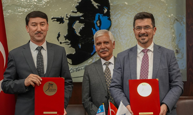 Uluslararası ağını genişleterek ve geliştirerek uluslararası bir üniversite olma hedeflerini