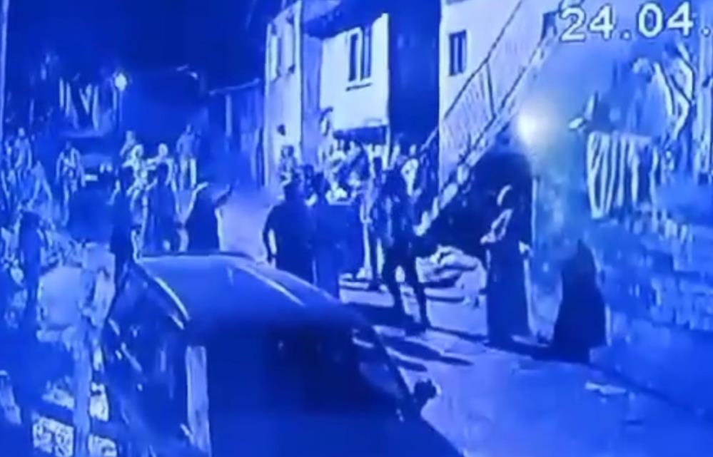 Tartıştığı şahıs tarafından baltayla darp edilen bir kişi ağır yaralandı. 