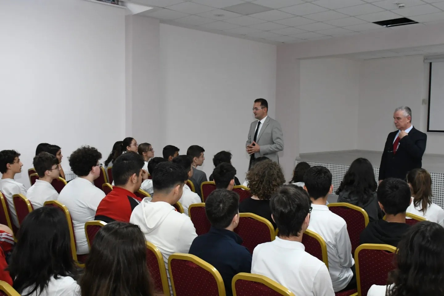 Safranbolu İlçe Milli Eğitim Müdürü Said Nuri Odabaşoğlu, Kanuni Ortaokulu’nda