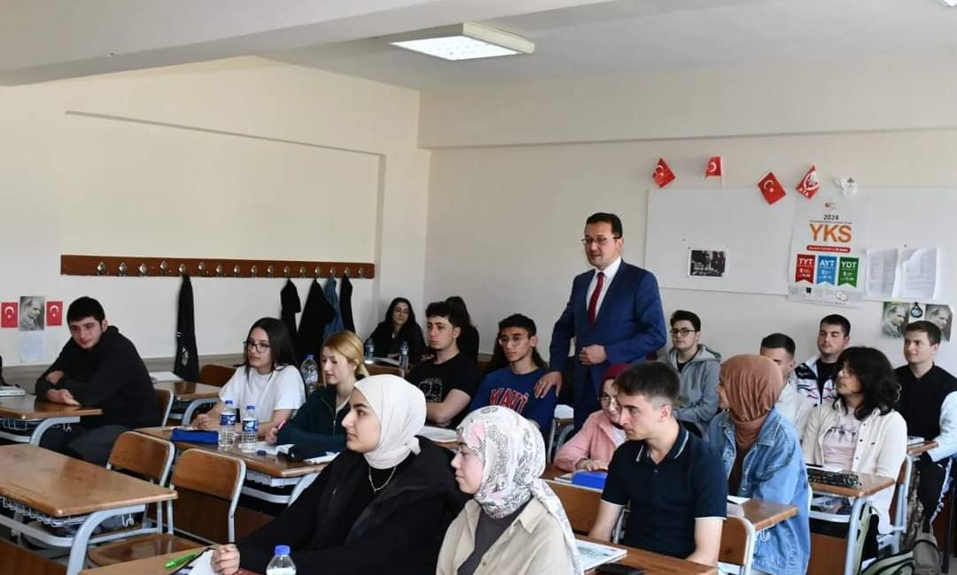 Safranbolu 15 Temmuz Şehitleri Anadolu Lise öğrencileri Yükseköğretim Kurumları Sınavı'na